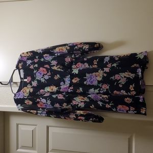 Short floral very flattering dress